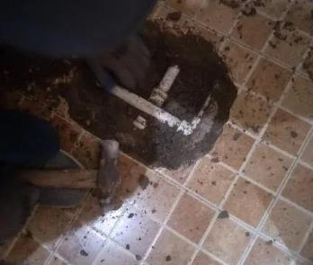 瓦房店卫生间漏水维修公司为您分享下卫生间渗水如何处理及注意事项
